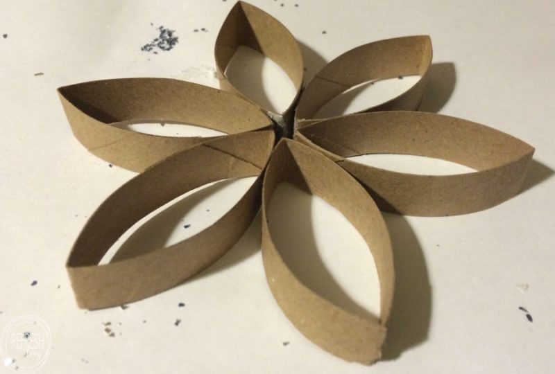 DIY Snowflake Decorations (from Toilet Paper Rolls!) • Refresh Living