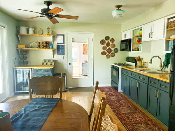 https://refreshliving.us/wp-content/uploads/2015/07/cottage-kitchen-and-dining.jpg