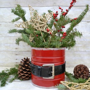 Upcycled Coffee Can Craft into Santa Vase | reuse an old can to create Christmas decor
