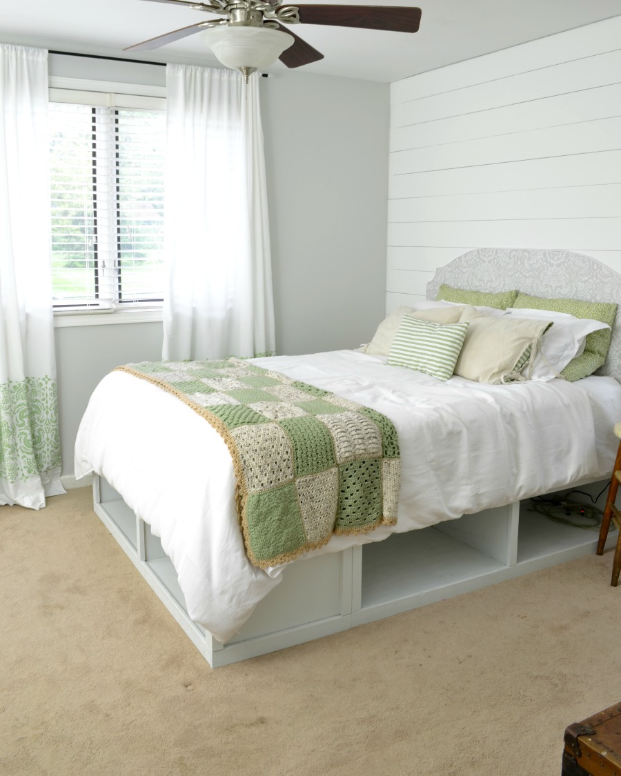  vintage  farmhouse bedroom  with white and green  Refresh 