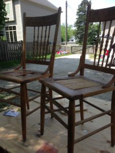 Great tips and tricks on how to whitewash old pieces of furniture to create a farmhouse look.