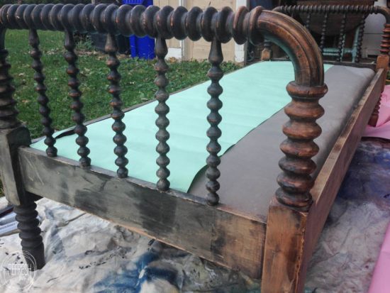 painted-antique-bed-5