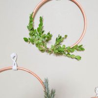 This would be such an easy DIY Christmas wreath!I love the contrast between the copper and greenery of the boxwood and evergreen. I bet eucalyptus would look great too!