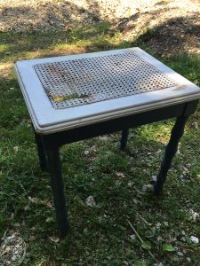 I see chairs, tables, and benches with broken cane all the time. Now this is a great way to fix the broken caning and give it a whole new look.