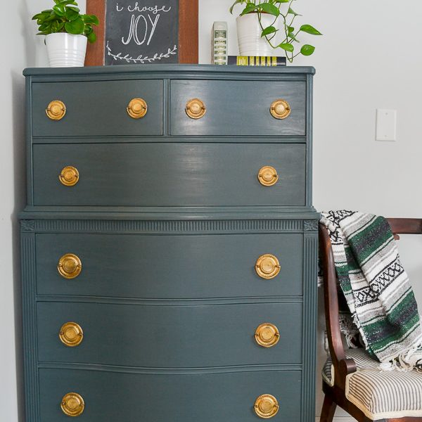 https://refreshliving.us/wp-content/uploads/2019/02/dark-green-painted-vintage-dresser-with-diy-chalk-paint-from-paint-sample-2-600x600.jpg