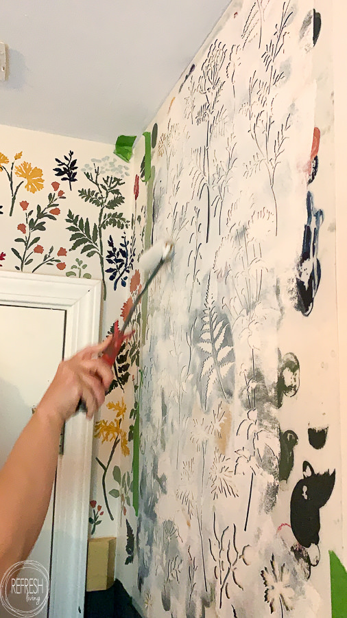 These are the best tricks for how to stencil a wall without the paint bleeding or seeping underneath.