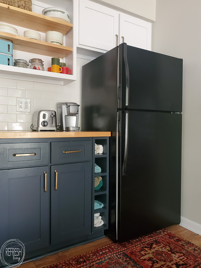 How to paint a refrigerator with the best paint for fridge, even if it's rusty.