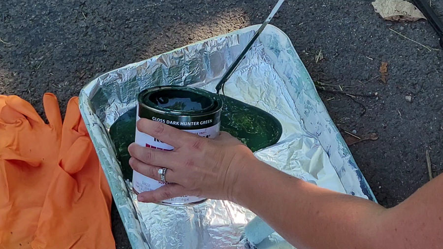 Line a painter's tray with foil for easy clean up