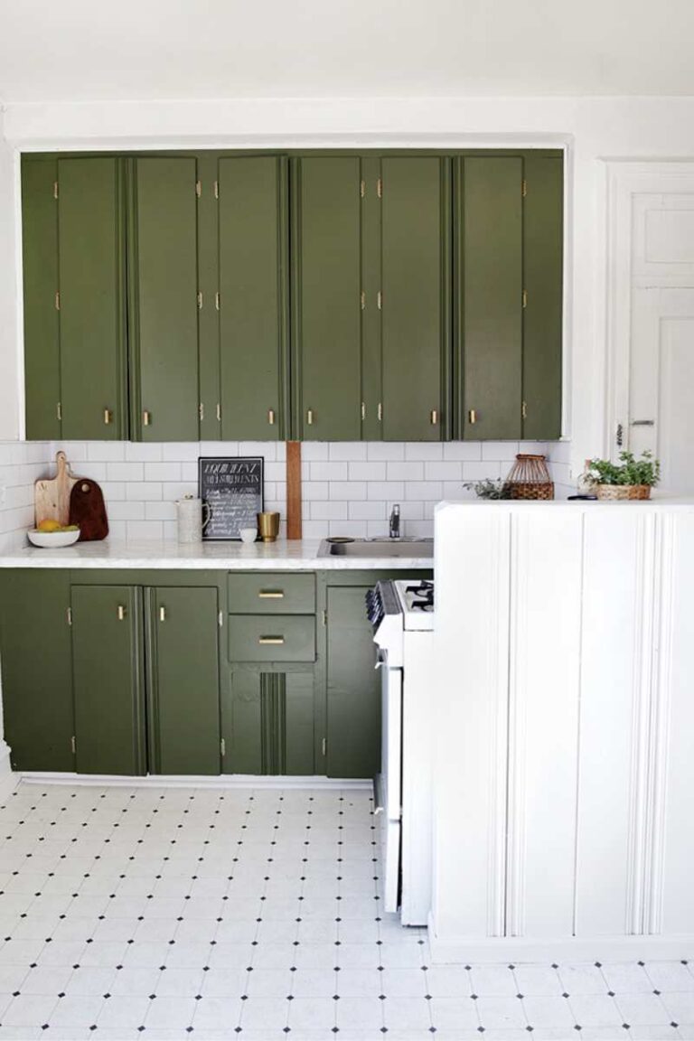 21 Stunning Dark Green Kitchen Cabinets With A Wow Factor